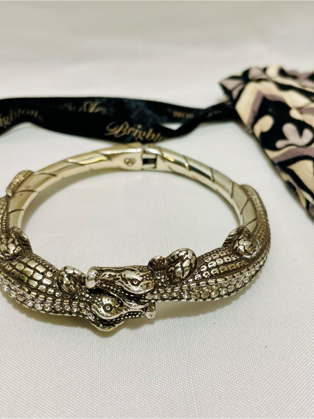Brighton “Later Gator” Collection - 2 Kissing Gators & Clapper Style Bracelet - Picture 4 of 16